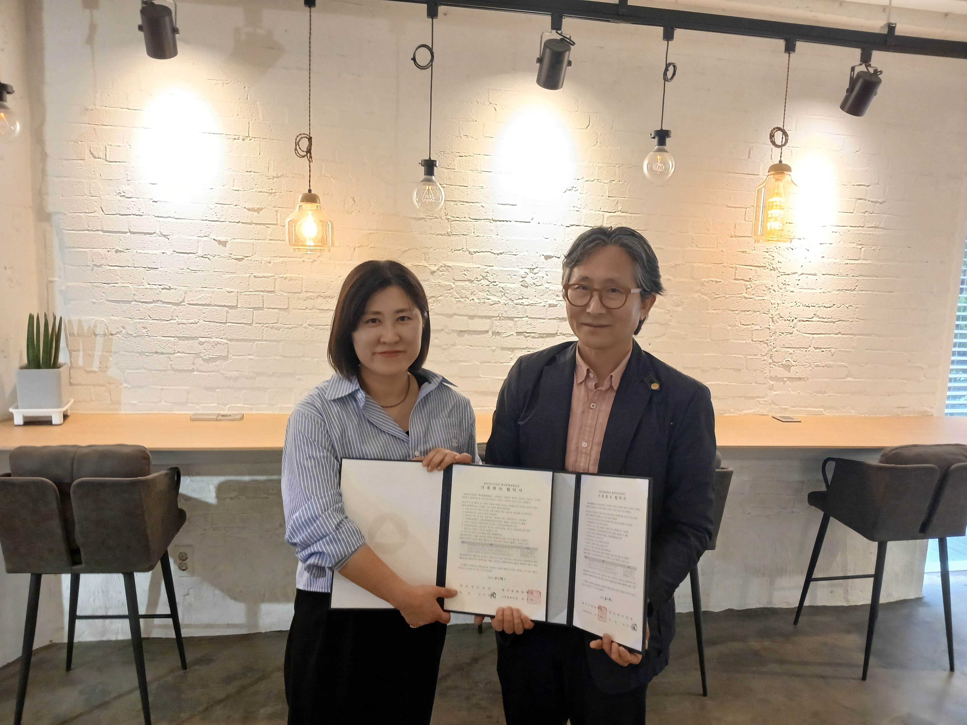 [패션스타일디자인]클러치디자인과 산학협력 협약 3번째 첨부파일 이미지