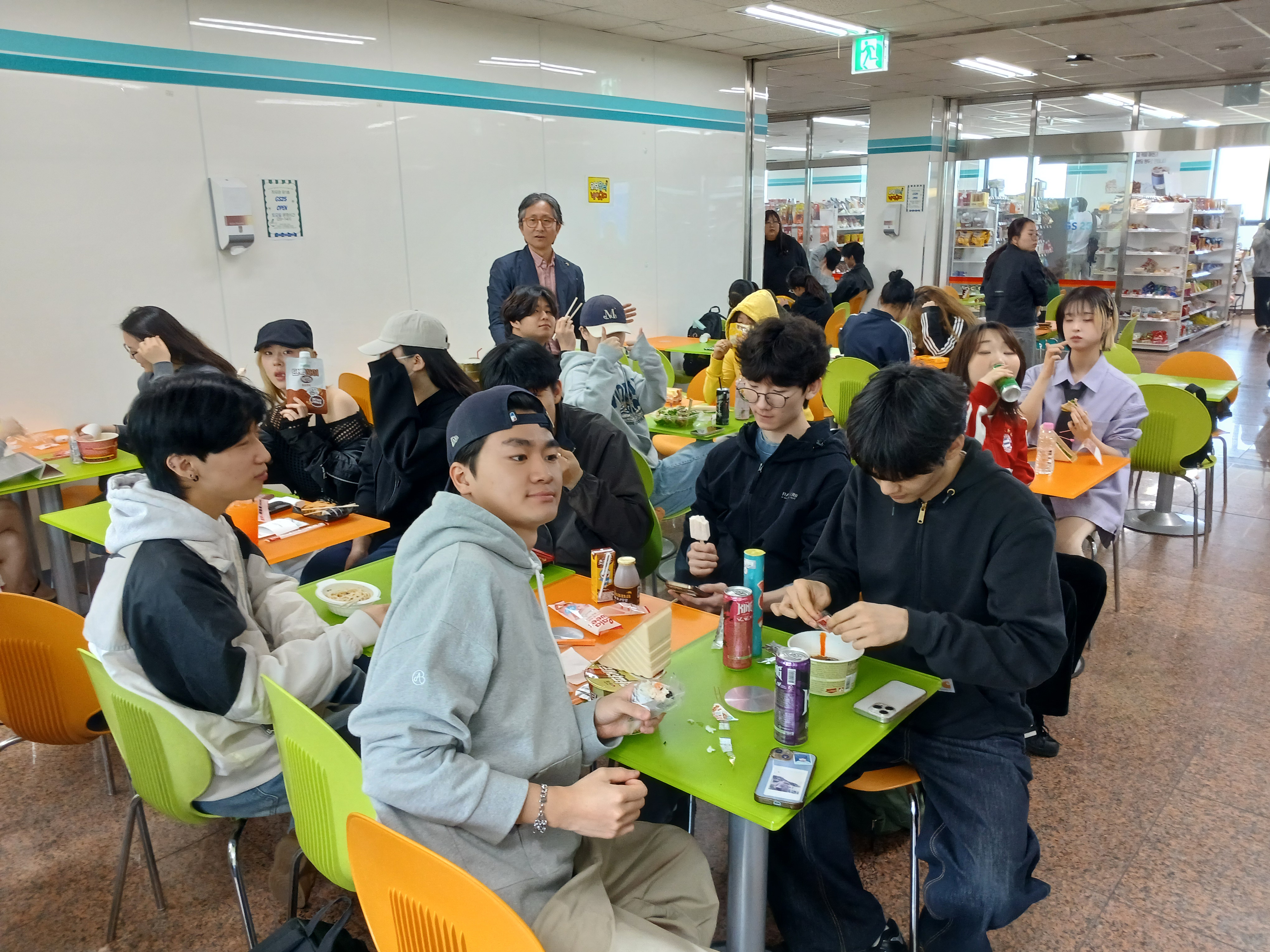[패션스타일디자인과]AI와 캠퍼스 적응하기-멘토링  1번째 첨부파일 이미지