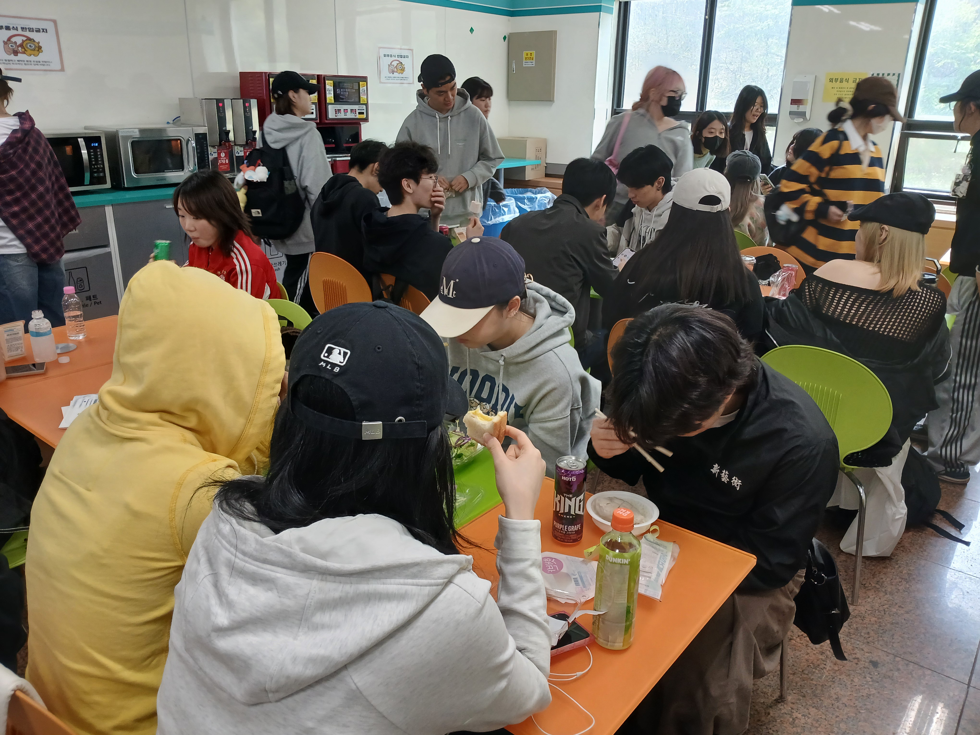 [패션스타일디자인과]AI와 캠퍼스 적응하기-멘토링  3번째 첨부파일 이미지