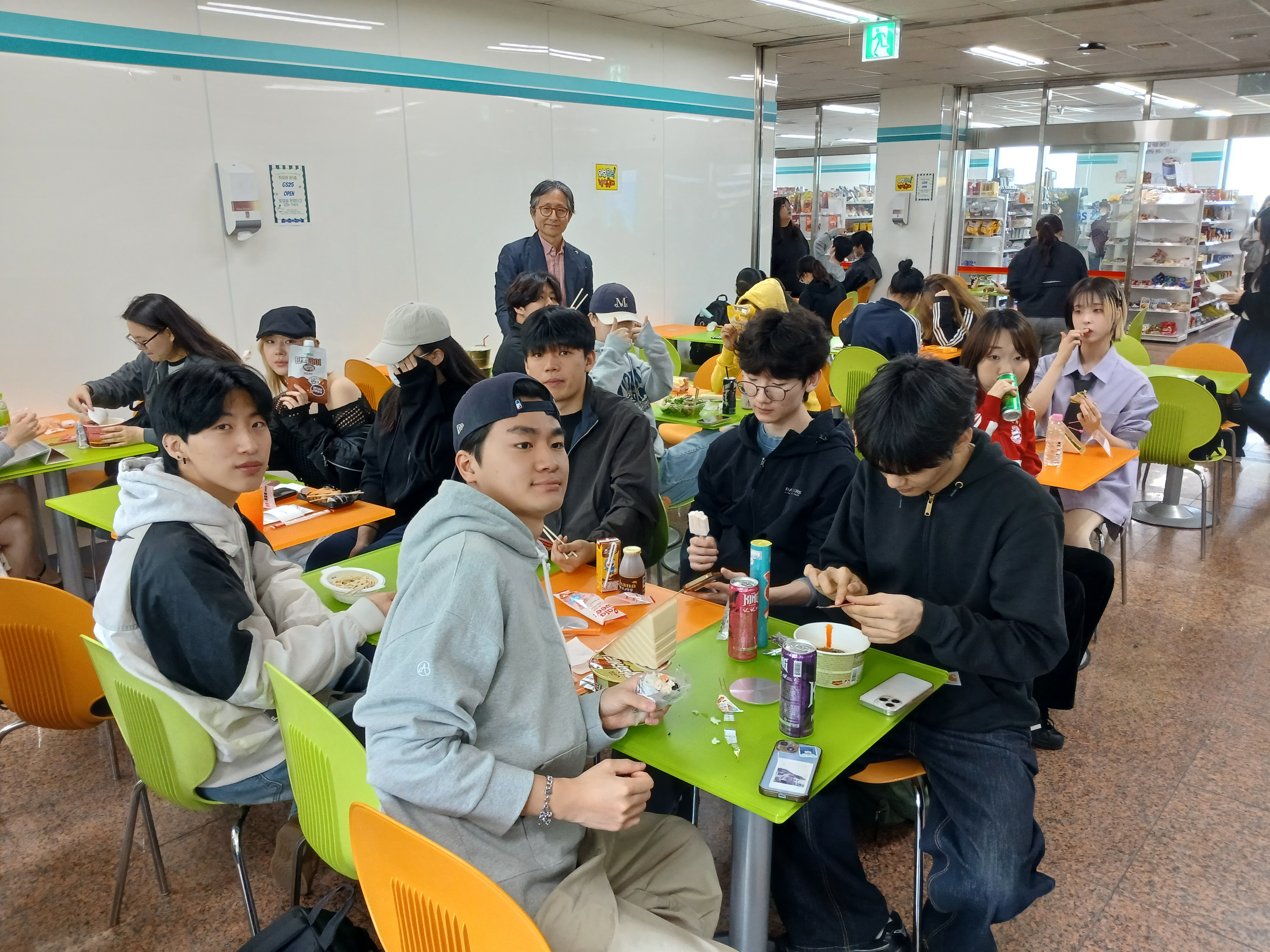 [패션스타일디자인과]AI와 캠퍼스 적응하기-멘토링  4번째 첨부파일 이미지